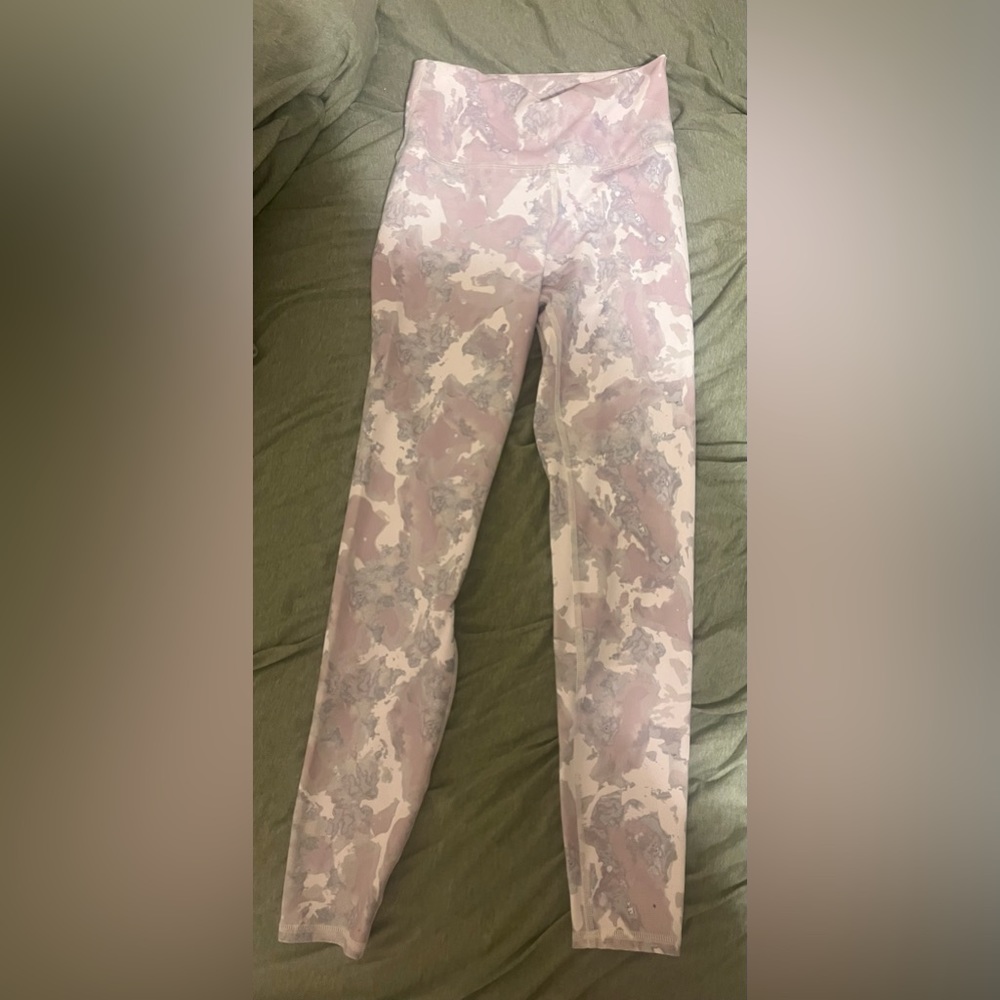 Savvi Pink Camo Size Small Leggings